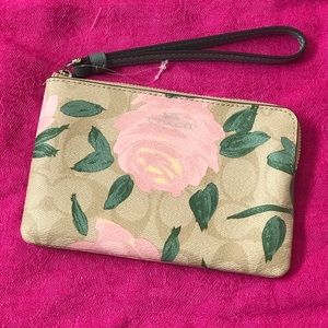 NWOT Coach Wristlet Purse